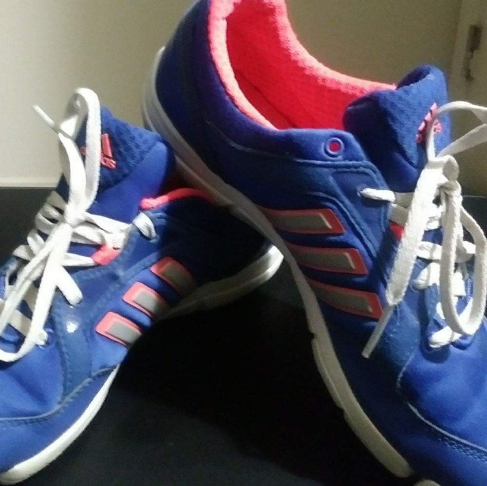 Adidas tennis shoes